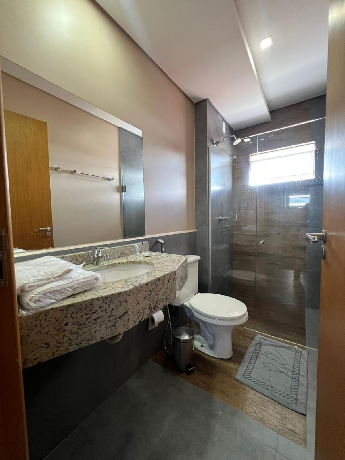 Nayru Hotel Toledo  Ngoại thất bức ảnh